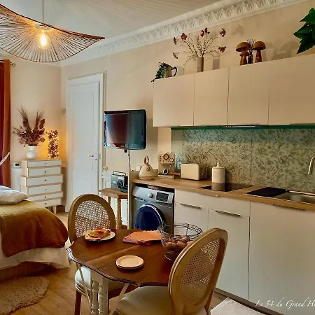 23m2 Le Grand En Hyper Centre-ville Avec Balcon Aix-les-Bains