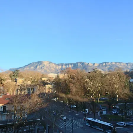 23m2 Le Grand En Hyper Centre-ville Avec Balcon Aix-les-Bains