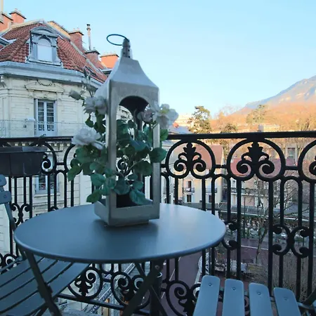 23m2 Le Grand En Hyper Centre-ville Avec Balcon Apartment *